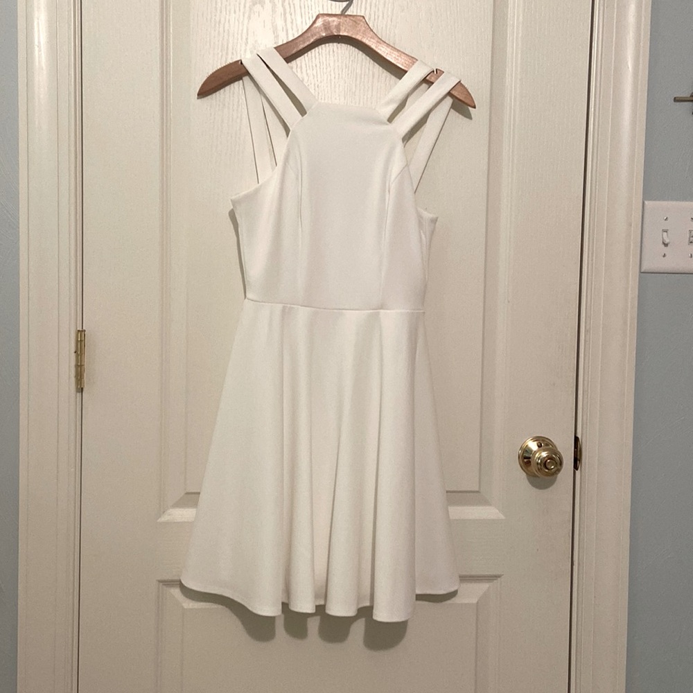 Short White B. Smart Dress Size Small